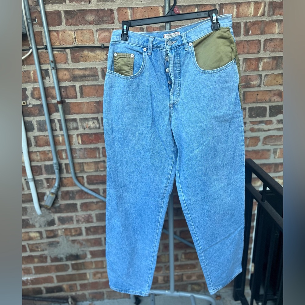 Guess blue jeans with green accent size 32